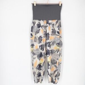 Lululemon Om Pant Mini Art Pop White Multi /Slate Size 4
